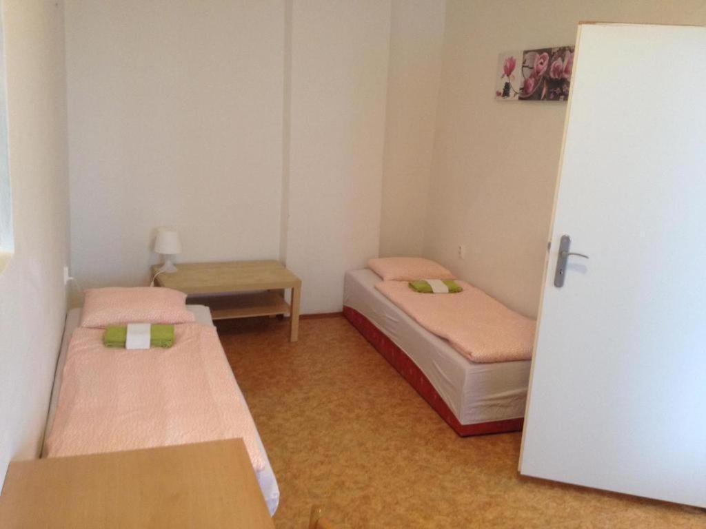 Apartamento Near Main Railway And Bus Station Brno Exterior foto
