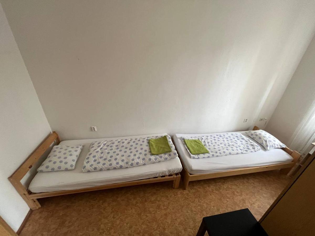 Apartamento Near Main Railway And Bus Station Brno Exterior foto