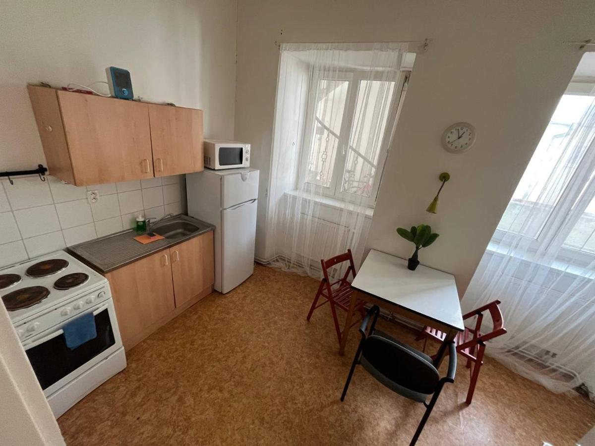 Apartamento Near Main Railway And Bus Station Brno Exterior foto