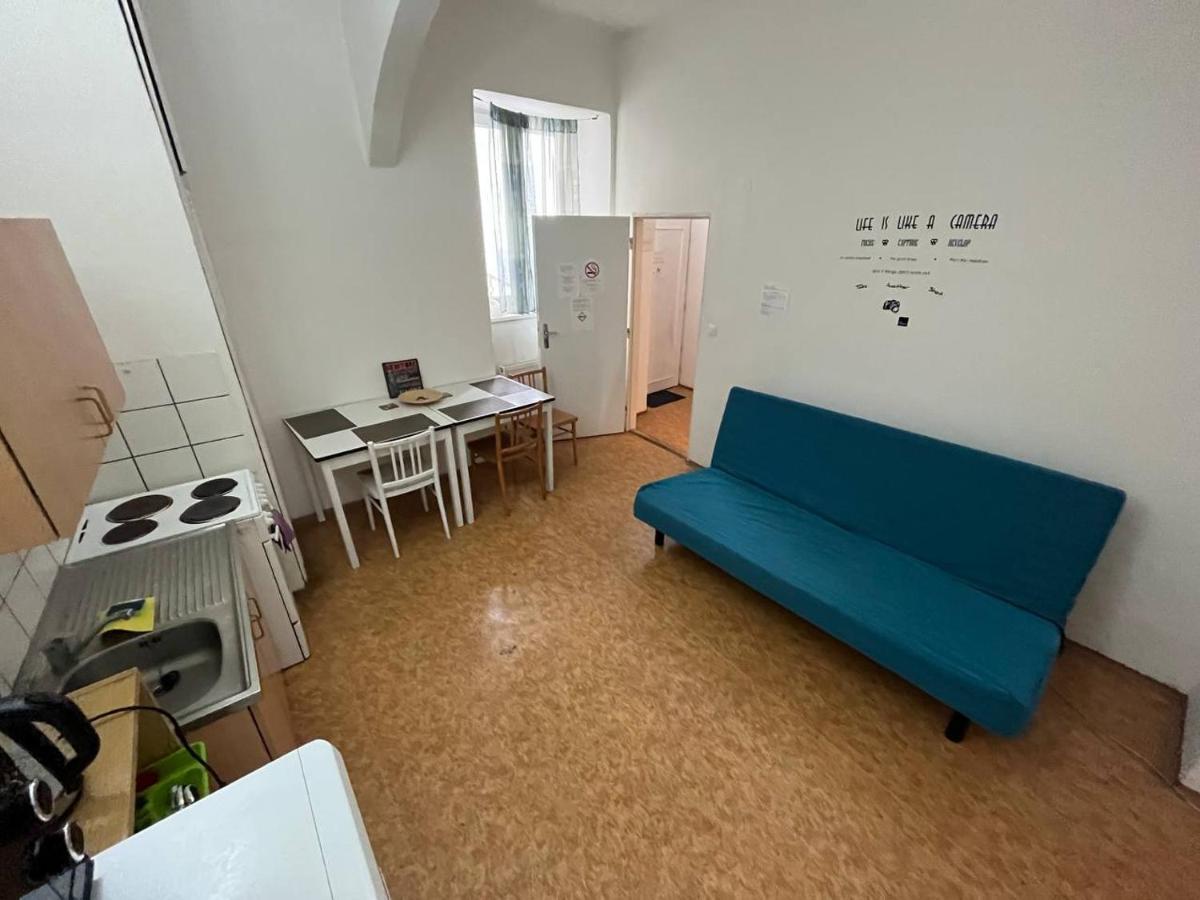Apartamento Near Main Railway And Bus Station Brno Exterior foto
