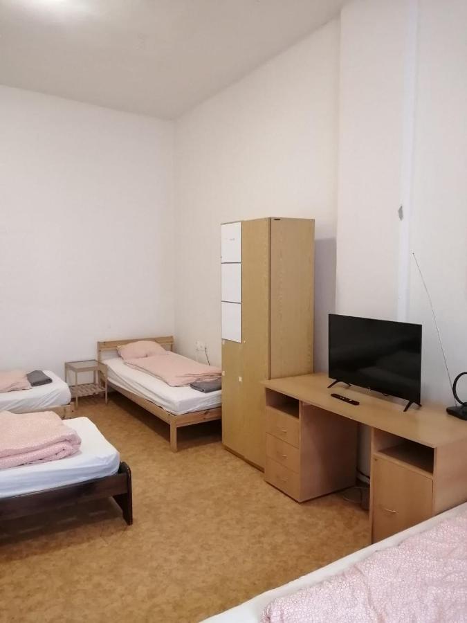 Apartamento Near Main Railway And Bus Station Brno Exterior foto